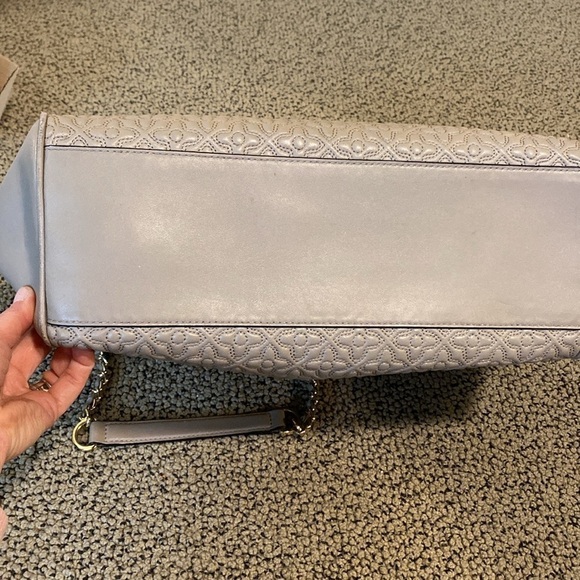 STUNNING Tory Burch Gray Leather Shoulder Bag in EUC